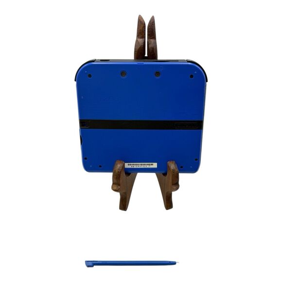 Nintendo 2DS Launch Edition BLACK & BLUE System, SD Card, Stylus, Charger - Picture 6 of 8